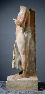 Statue of Akhenaten, side view